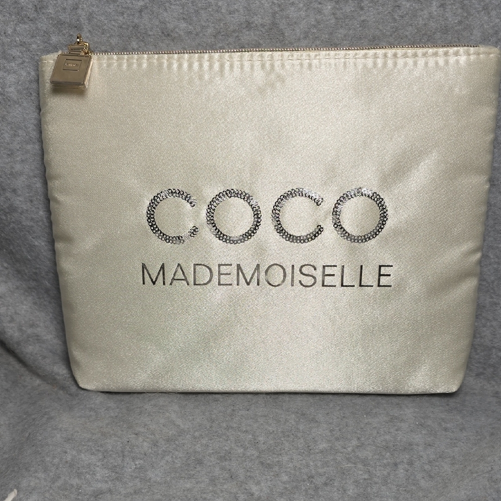 CHANEL Coco Mademoiselle Cream Cosmetic Bag NIB